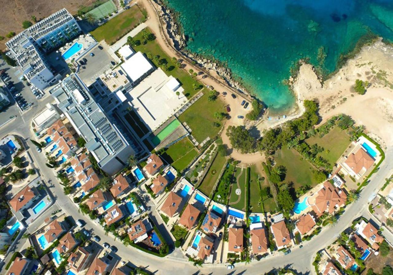 Laila - Coralli Beachfront Apartment Protaras Exterior photo