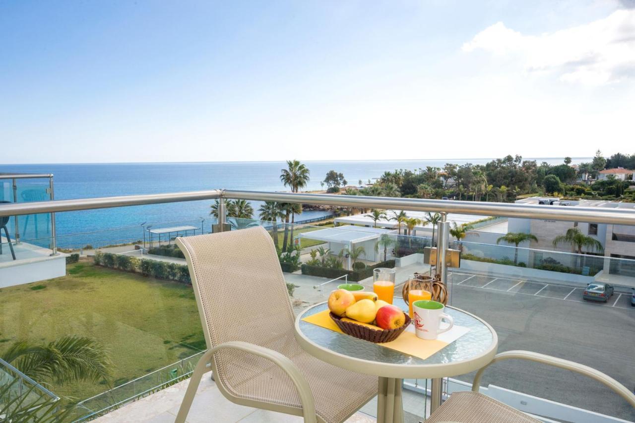 Laila - Coralli Beachfront Apartment Protaras Exterior photo
